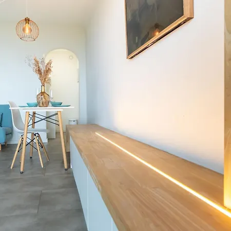 Poseidon With Seaview & Parking By Interhome Διαμέρισμα